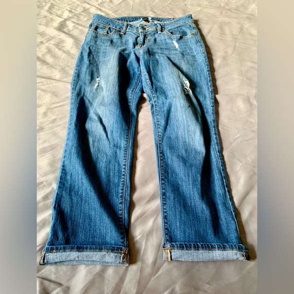Apt 9 Distressed Modern Boyfriend Jeans | Size 6 | Cuffed - Picture 2 of 11